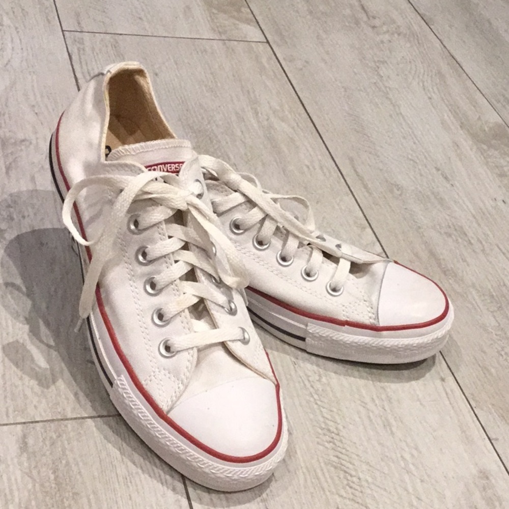 White Converse All stars shoes
